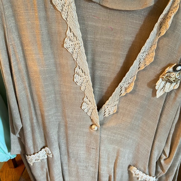 Katherine Dean Linen Blazer - Picture 2 of 4